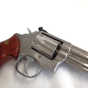Revolver Smith & Wesson  66 (1976)